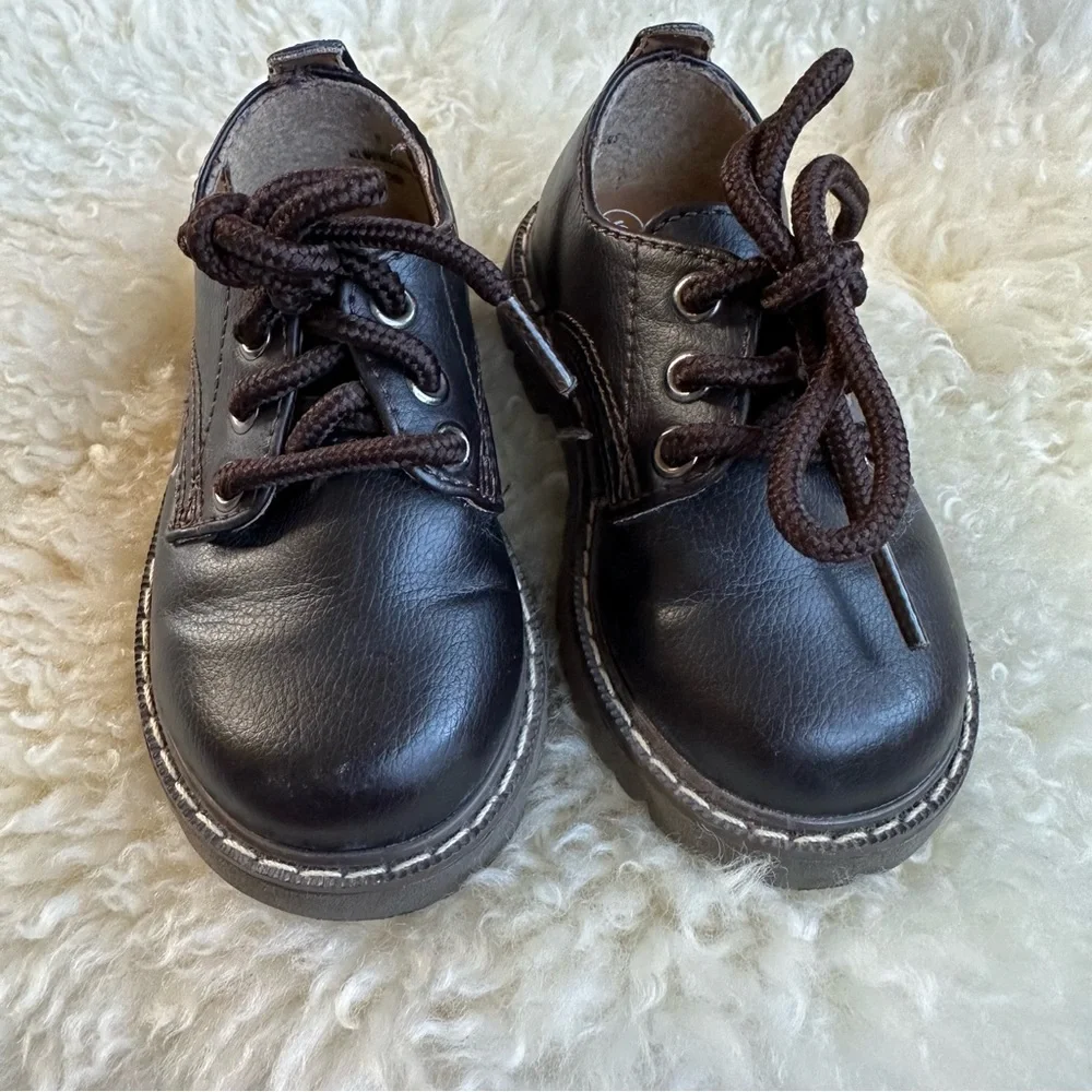 Healthex infant toddler size 5 brown dress shoes